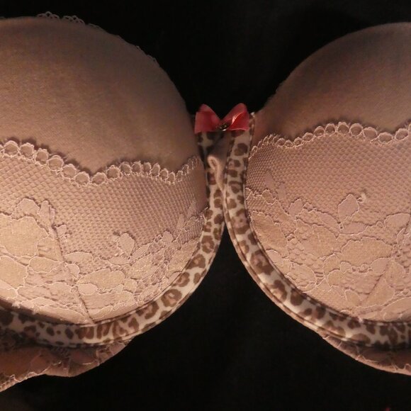 VICTORIA'S SECRET - Body By Victoria Perfect Shape | 32C | Beige Lace Detail Bra - Picture 4 of 10